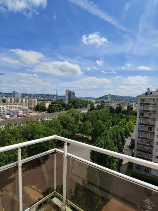 Spacieux F4 Avec Vue Panoramique Et 2 Places De Parking Rouen Exteriör bild