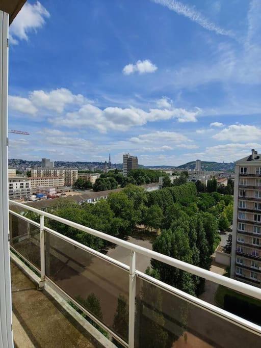 Spacieux F4 Avec Vue Panoramique Et 2 Places De Parking Rouen Exteriör bild